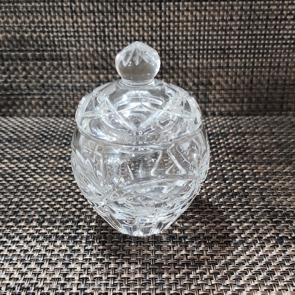 Elegant Clear Glass Storage Jar with Lid - Picture 1 of 10
